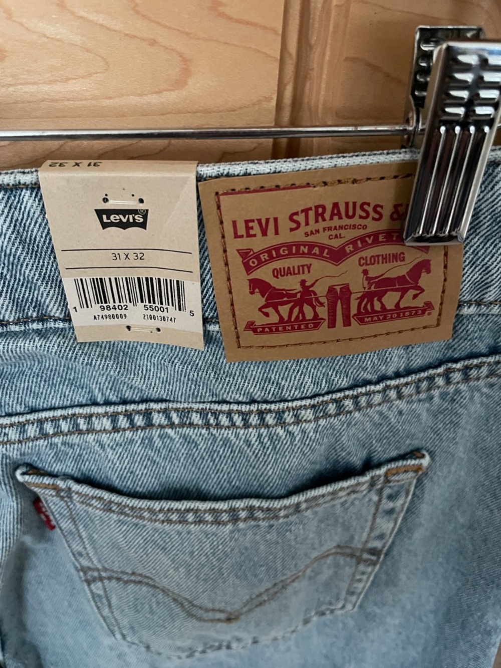 Levi’s Ripped Superlow Loose Jeans - Picture 9 of 9